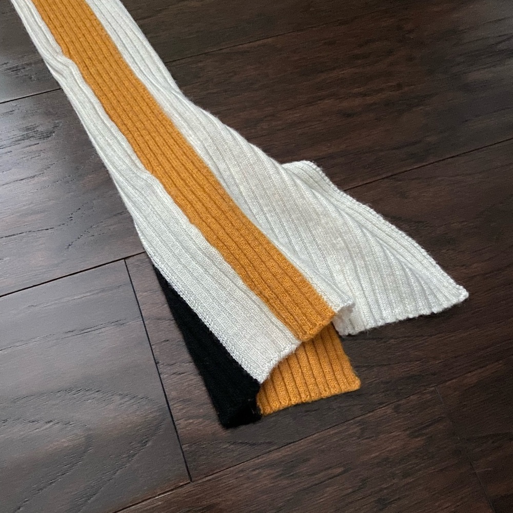 Sweater - Picture 2 of 3